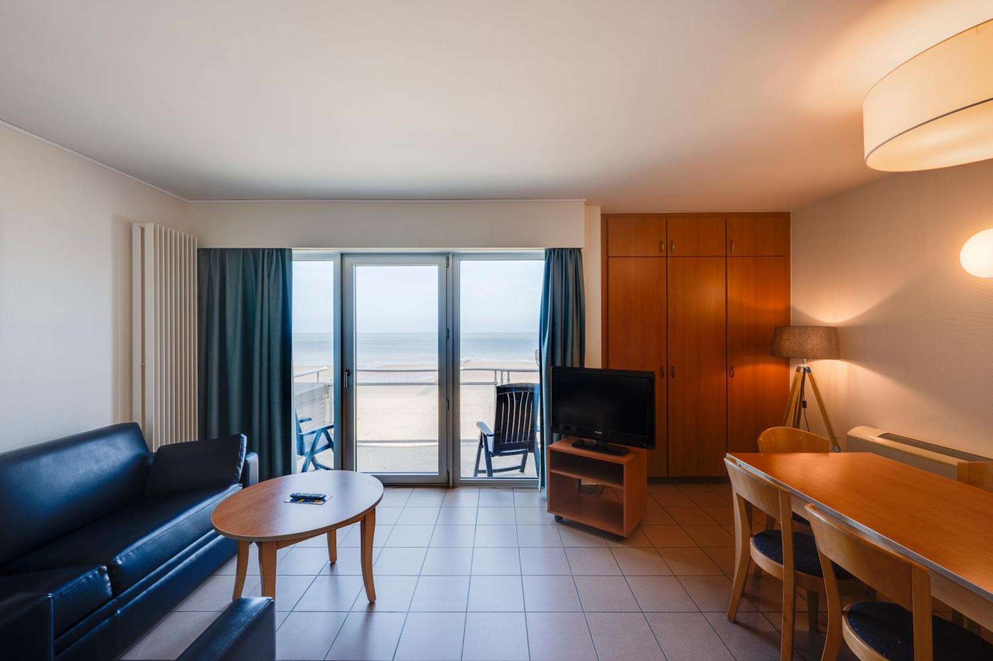 Vayamundo Oostende - Apartments ภายนอก รูปภาพ