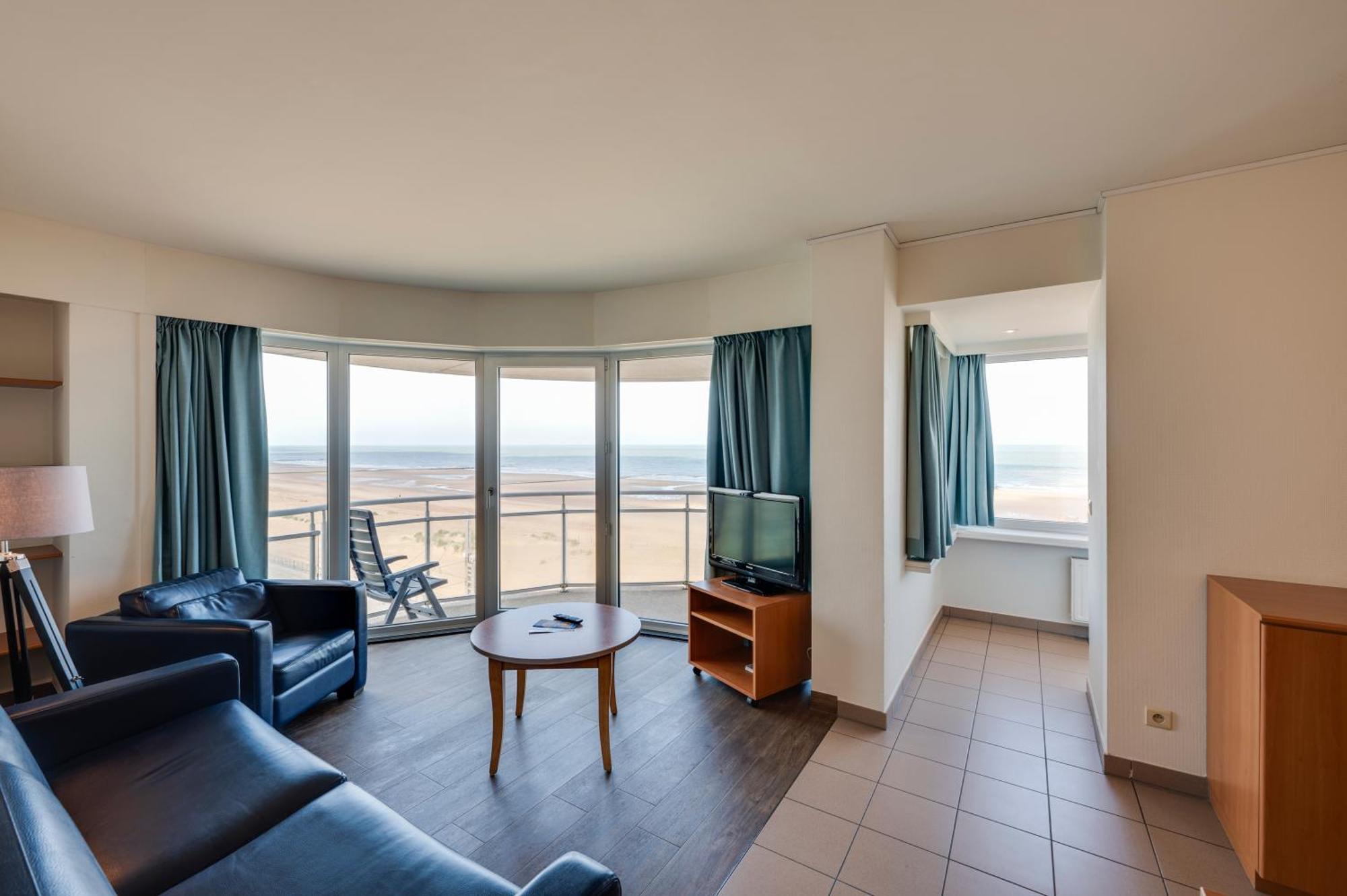 Vayamundo Oostende - Apartments ภายนอก รูปภาพ